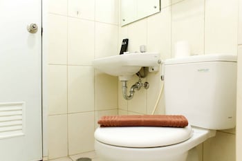 spacious and good 2br at springlake summarecon bekasi apartment