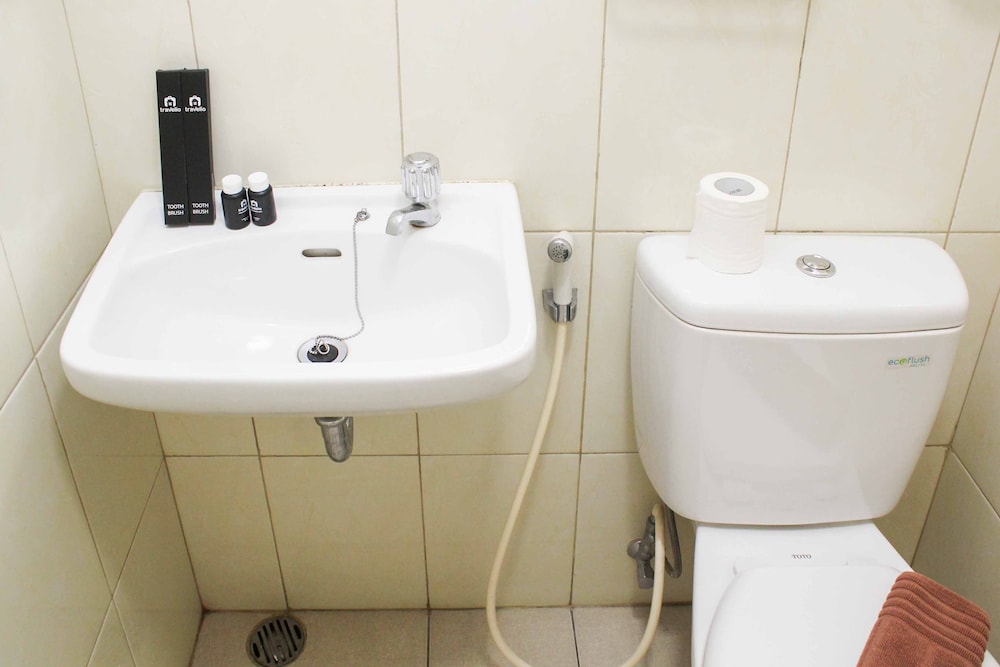 spacious and good 2br at springlake summarecon bekasi apartment