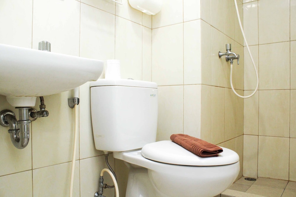 spacious and good 2br at springlake summarecon bekasi apartment