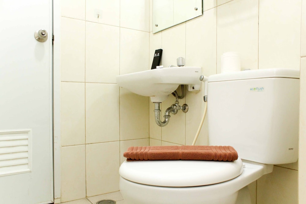 spacious and good 2br at springlake summarecon bekasi apartment