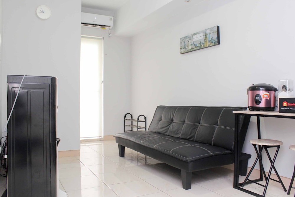spacious and good 2br at springlake summarecon bekasi apartment