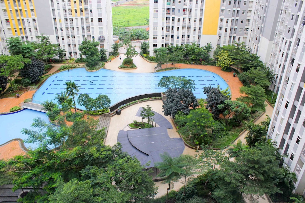 spacious and good 2br at springlake summarecon bekasi apartment