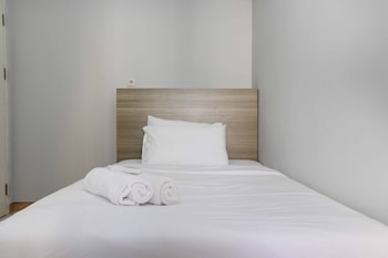 spacious and good 2br at springlake summarecon bekasi apartment