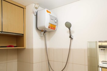 simple and comfort studio at riverview jababeka apartment