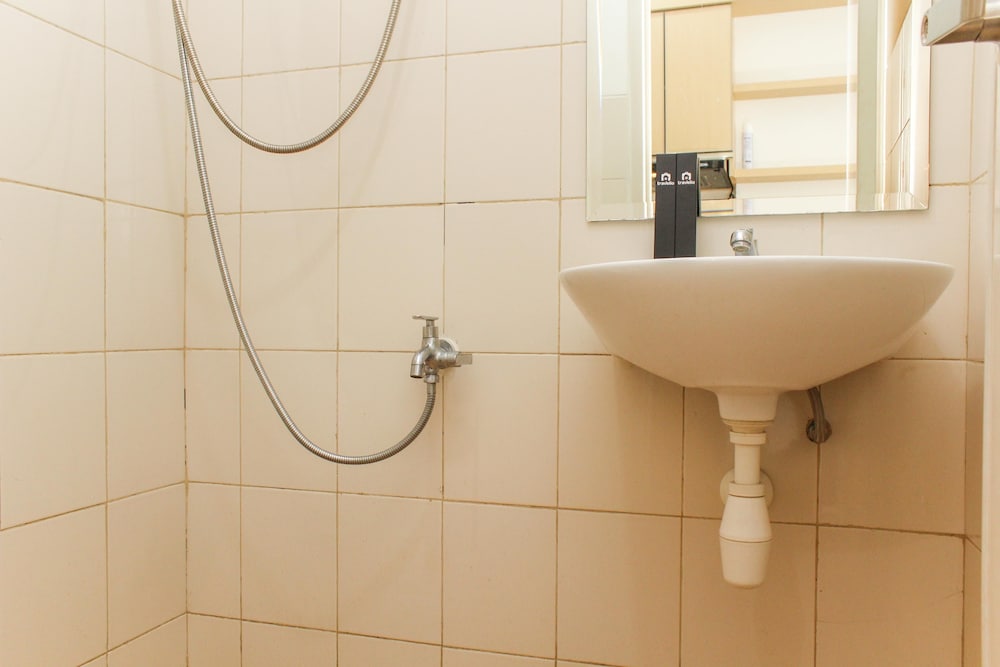 simple and comfort studio at riverview jababeka apartment