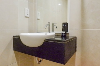 vibrant and luxurious 2br apartment at trillium residence surabaya