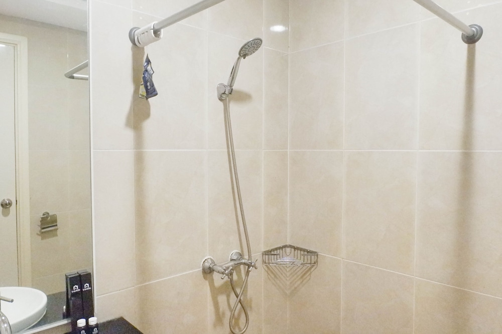 vibrant and luxurious 2br apartment at trillium residence surabaya