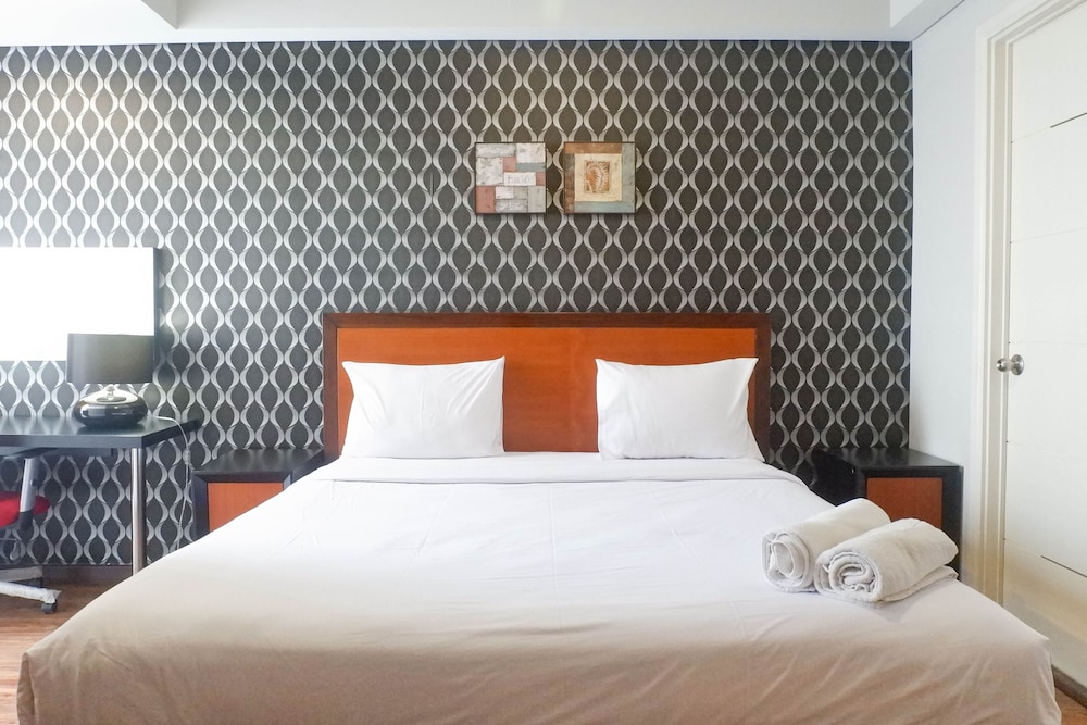 vibrant and luxurious 2br apartment at trillium residence surabaya
