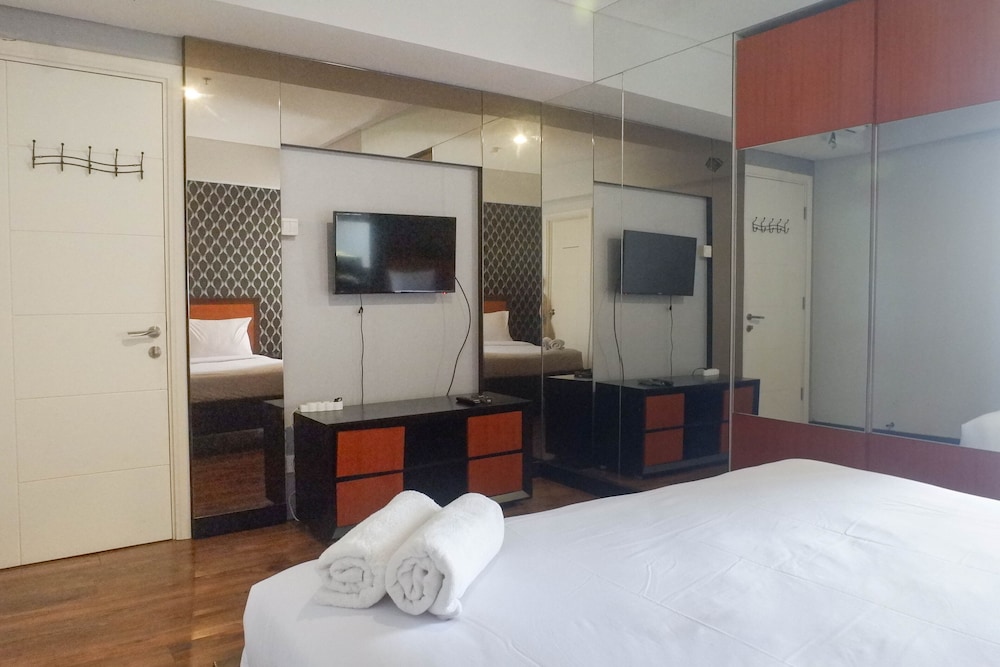 vibrant and luxurious 2br apartment at trillium residence surabaya