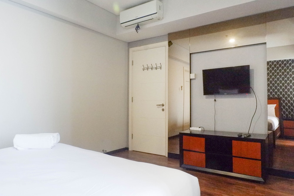 vibrant and luxurious 2br apartment at trillium residence surabaya
