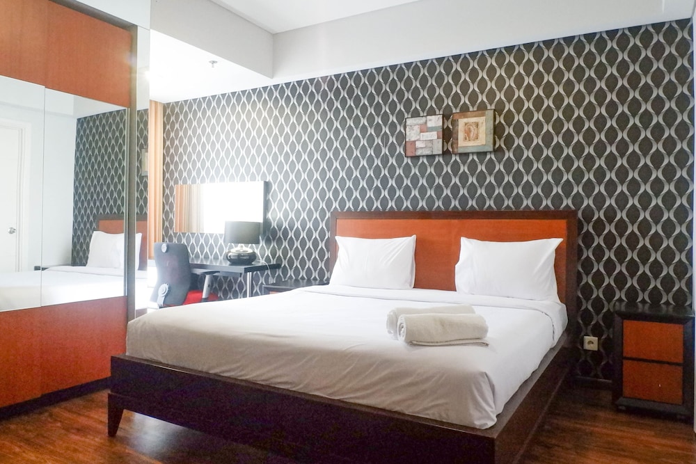 vibrant and luxurious 2br apartment at trillium residence surabaya