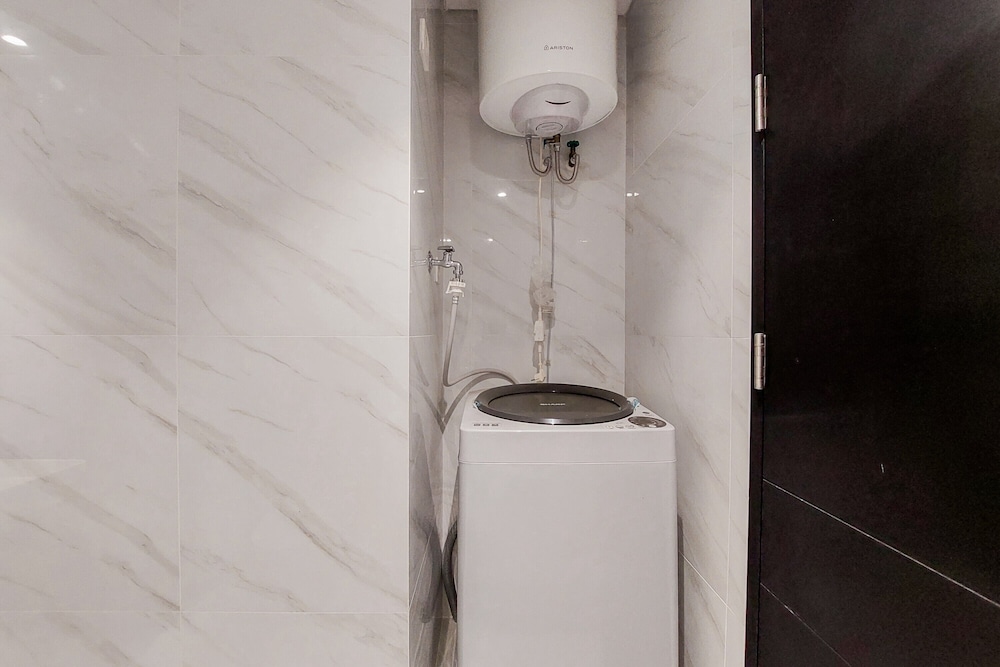 cozy and spacious 1br apartment at branz bsd