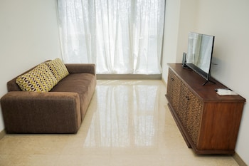 cozy and spacious 1br apartment at branz bsd