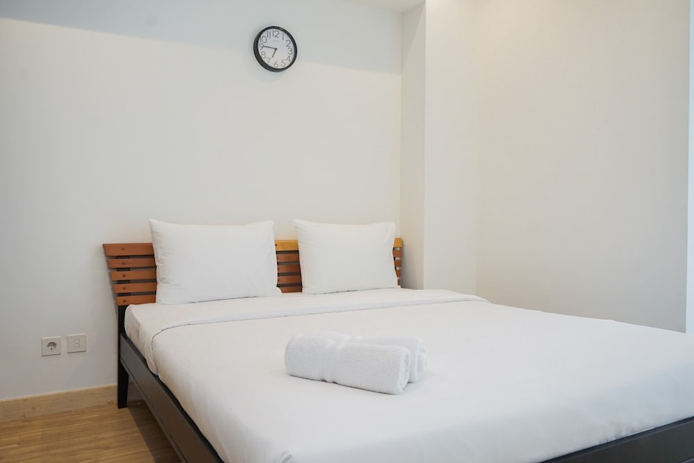 cozy and spacious 1br apartment at branz bsd
