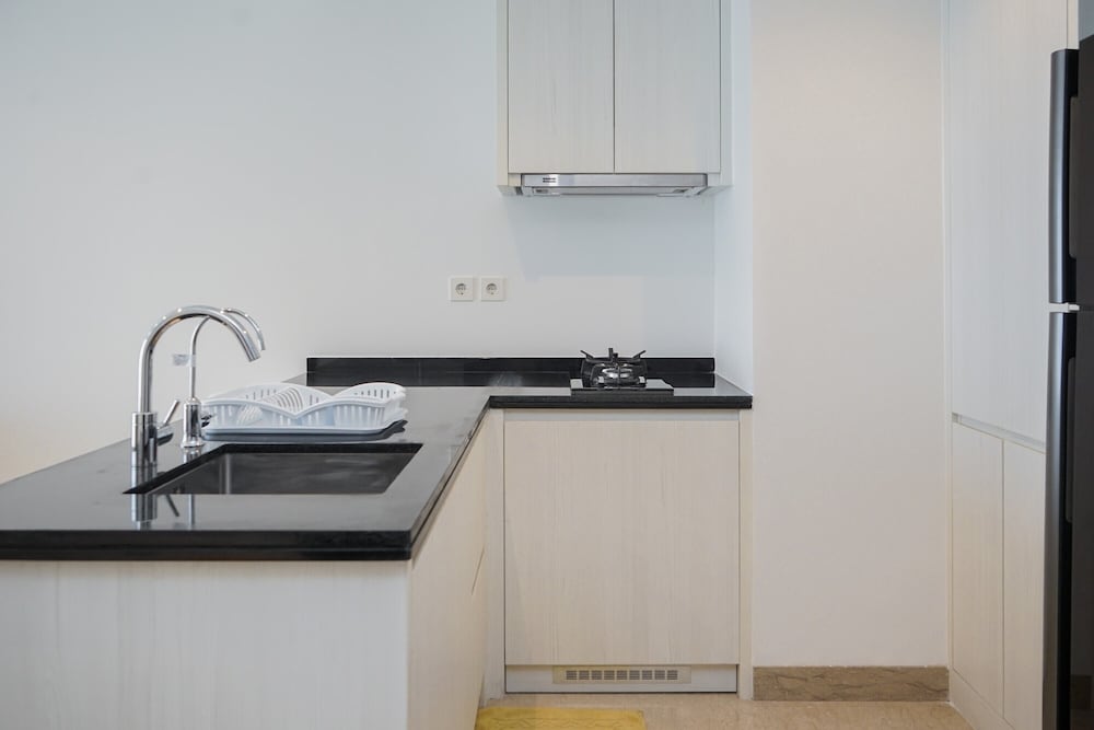 cozy and spacious 1br apartment at branz bsd