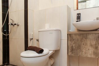 cozy and nice studio at grand kamala lagoon apartment