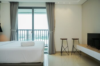comfort and minimalist studio at embarcadero bintaro apartment