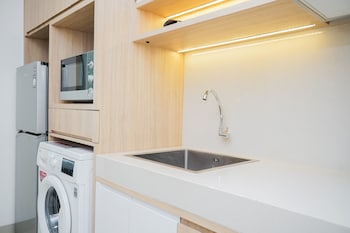 comfort and minimalist studio at embarcadero bintaro apartment