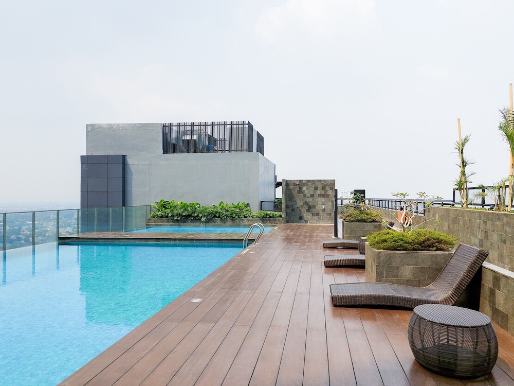 comfort and minimalist studio at embarcadero bintaro apartment