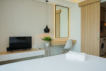 comfort and minimalist studio at embarcadero bintaro apartment