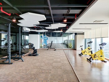 comfort and minimalist studio at embarcadero bintaro apartment
