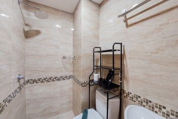 minimalist and comfort 1br at b residence