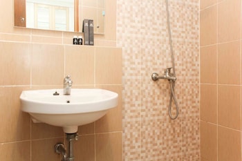 cozy and tidy studio at the enviro apartment