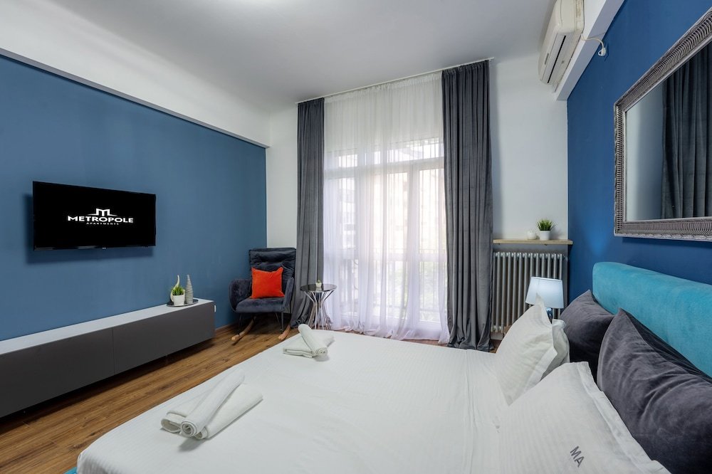 metropole apartments studio city