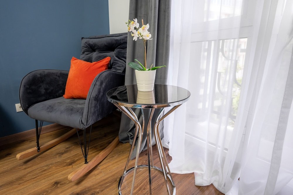 metropole apartments studio city