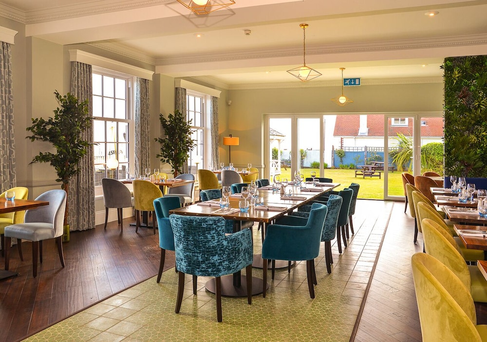 the kingscliff hotel
