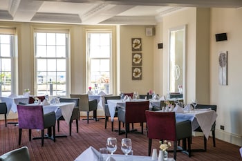 the kingscliff hotel
