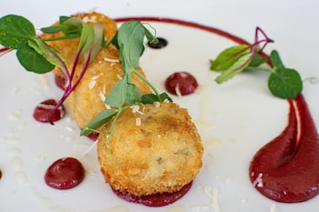 the kingscliff hotel