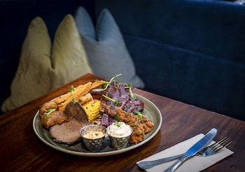 the kingscliff hotel