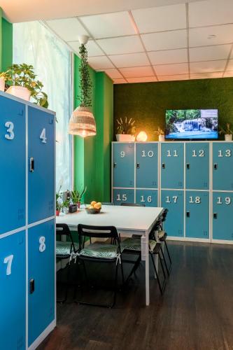 oxygen hostel