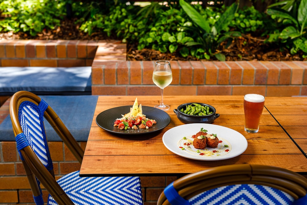 the waterloo bay hotel