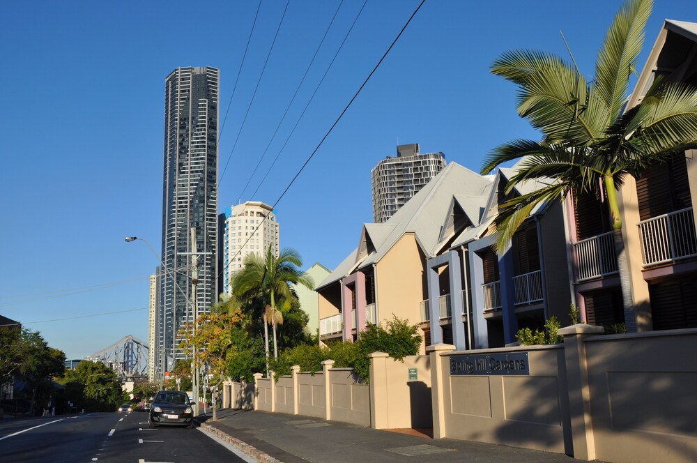 spring hill gardens apartments