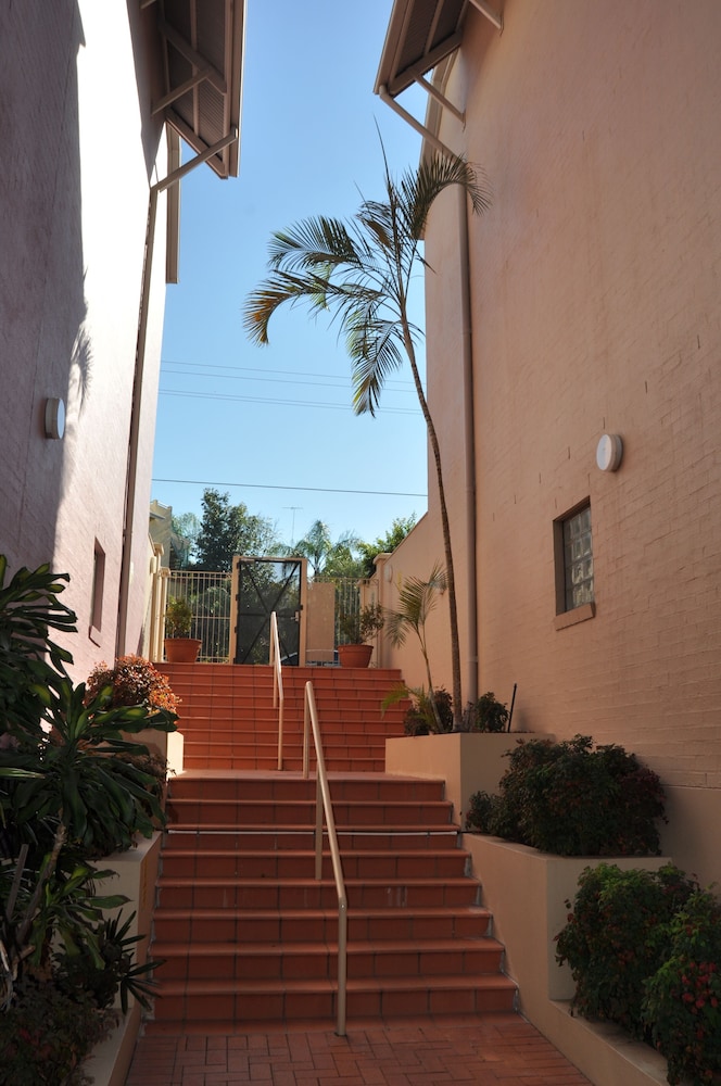 spring hill gardens apartments