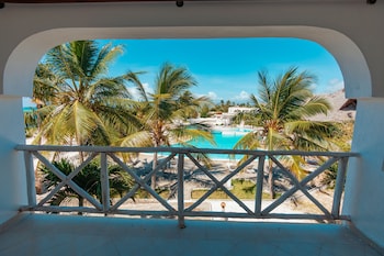 twiga beach and spa