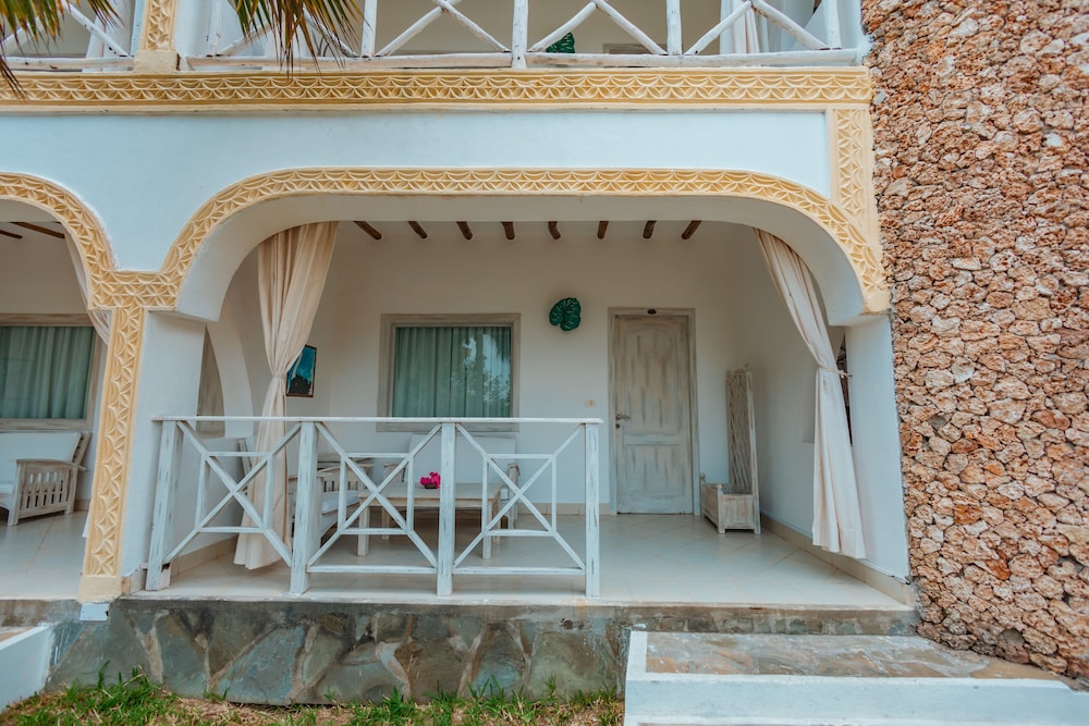 twiga beach and spa