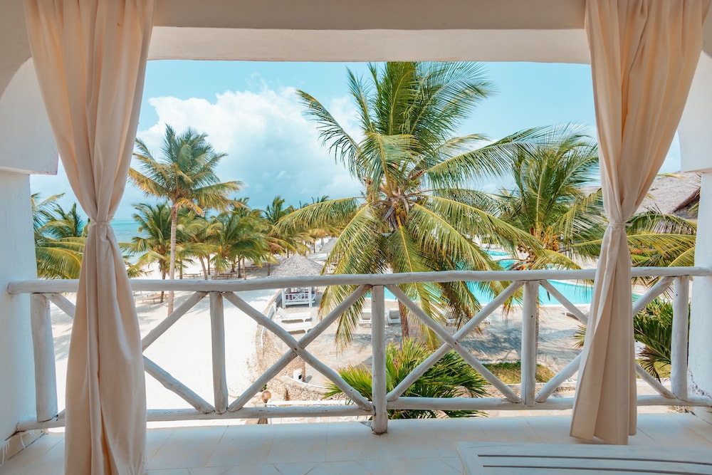 twiga beach and spa