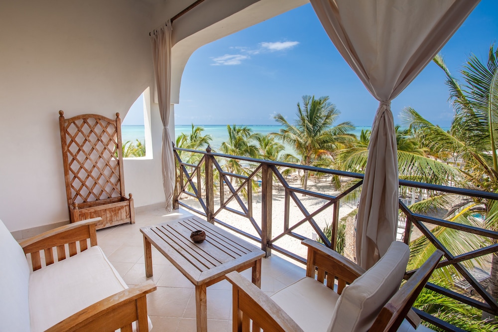 twiga beach and spa