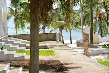 twiga beach and spa