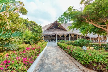 twiga beach and spa