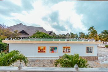 twiga beach and spa