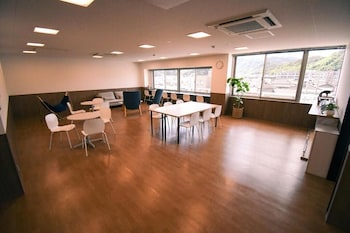 gateway maizuru hostel