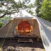Wood Cabin & Giant Glamping Tents -Sleeps 8,,2 star