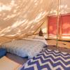 Wood Cabin & Giant Glamping Tents -Sleeps 8,,2 star