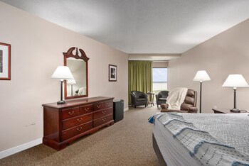 center parlor room at sandy cove