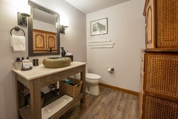 studio efficiency unit with balcony over mountaineer square 1 bedroom condo no cleaning fee by redawning