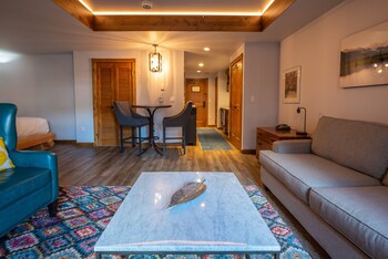studio efficiency unit with balcony over mountaineer square 1 bedroom condo no cleaning fee by redawning
